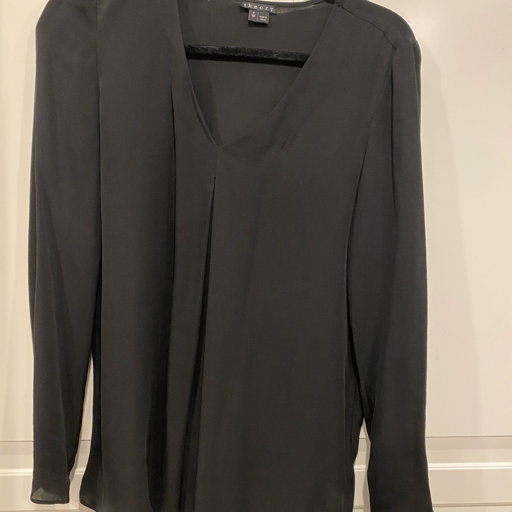 Theory shirt in Small